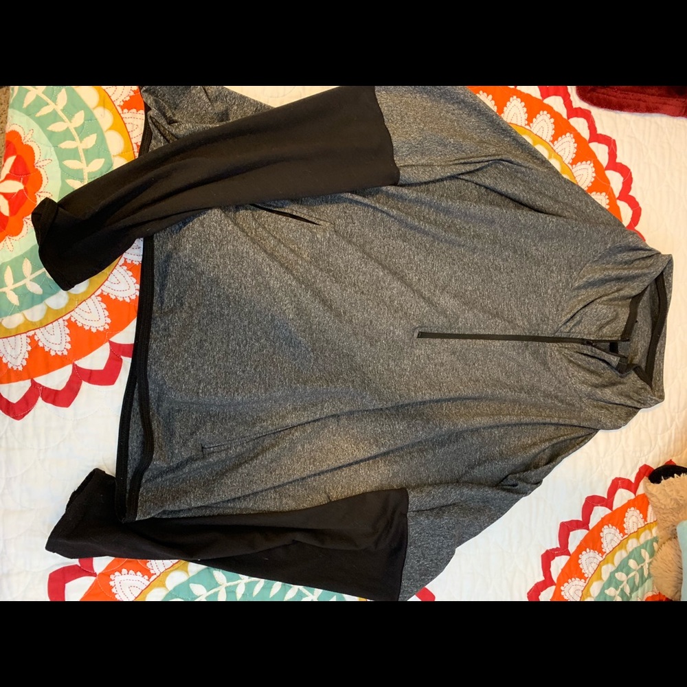 Quarter zip pull over